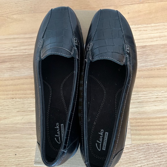 Clarks leather women’s flats - Picture 2 of 3